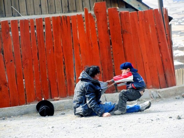 Boy-tries-to-wake-up-his-alcoholic-father