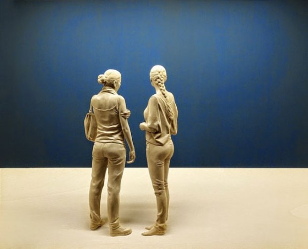 life-like-realistic-wooden-sculptures-peter-demetz-11