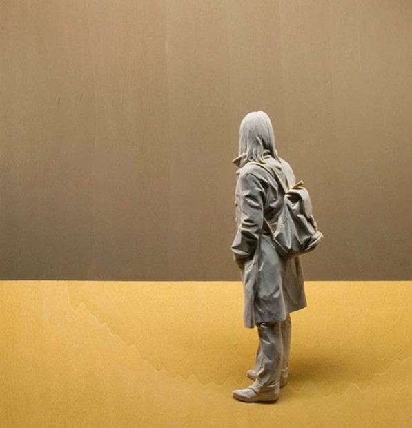 life-like-realistic-wooden-sculptures-peter-demetz-9